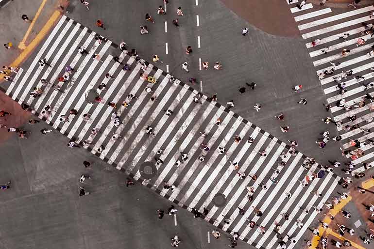 Busy-crosswalk in Manhattan